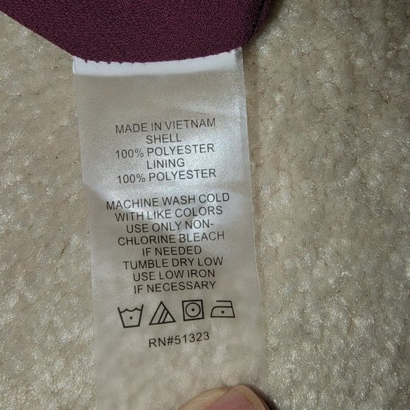 Vince Camuto Sleeveless Pleated-Neck Plaid Blouse NWT Women's M - Picture 7 of 7